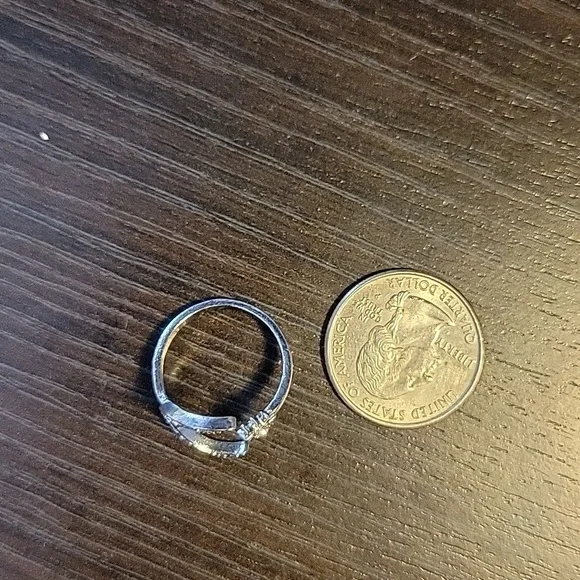 🤎 Crescent Moon Cuff Ring - Picture 4 of 6